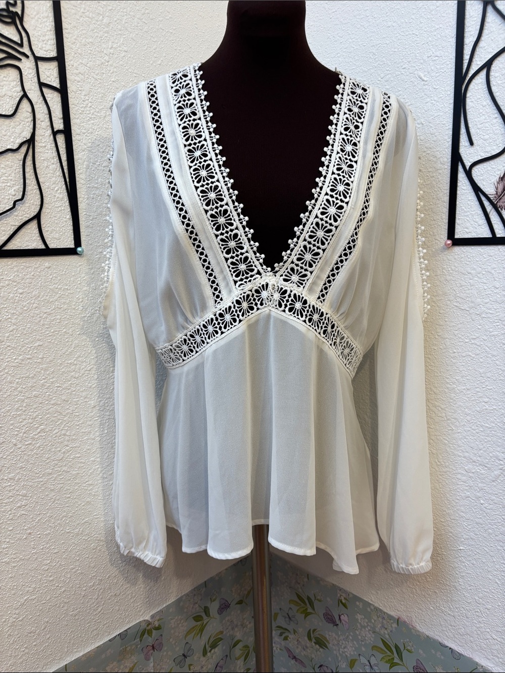 Nikibiki elegant white sheer long split sleeve peplum blouse. Size L